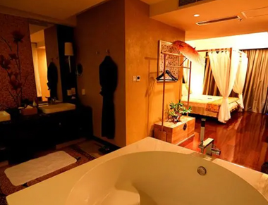 南京江宁养生会所的黄昏恋：当爱情遇上八十岁